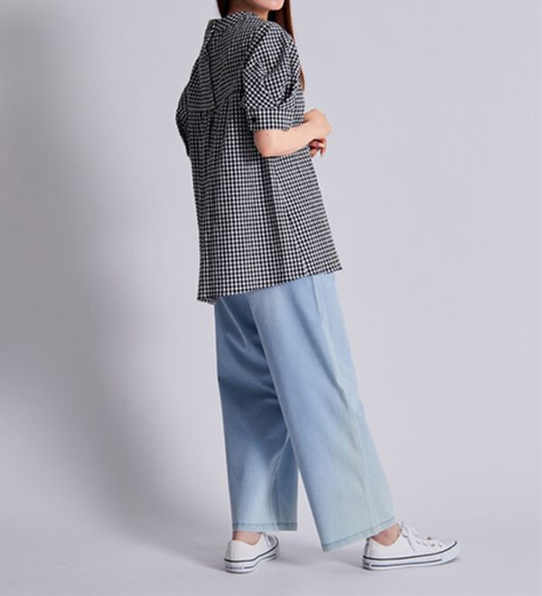 BELLUNA（ベルーナ）の「サッカー素材後ろボタンデザインブラウス（ブラウス）」｜詳細画像