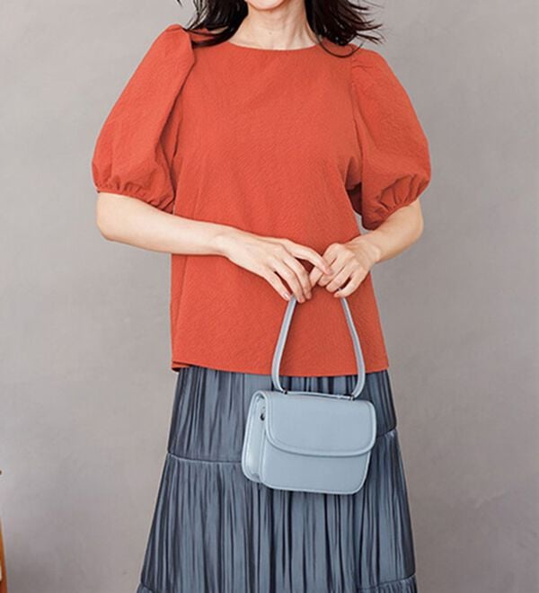 RANAN（ラナン）の「ひんやり！サッカー素材袖ボリュームブラウス（ブラウス）」｜詳細画像