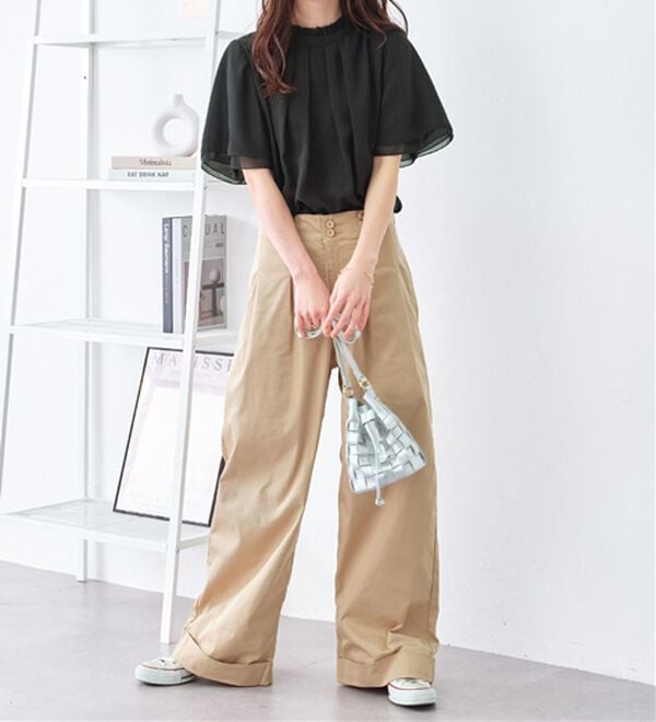 Viola e Viola（ヴィオラ エ ヴィオラ）の「フリル衿シフォンタックブラウス【半袖】（ブラウス）」｜詳細画像