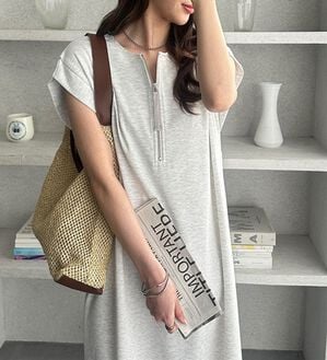 GeeRA（ジーラ）の「前後２ＷＡＹハーフジップＩラインワンピース（カットソーワンピース）」｜オートミール