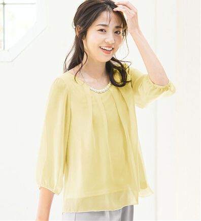 alotta（アロッタ）の「入学式卒業式に！アクセ付シフォンタックブラウス（選べる！半袖／７分袖）（ブラウス）」