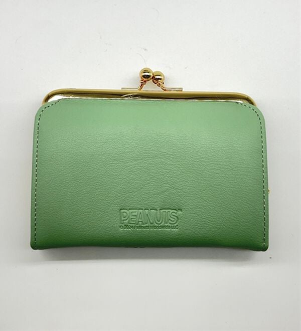 BELLUNA（ベルーナ）の「＜スヌーピー＞牛革がま口ミドル財布（財布・パスケース）」｜詳細画像