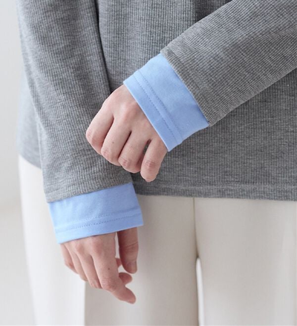 Viola e Viola（ヴィオラ エ ヴィオラ）の「１枚着映えレイヤード風ヘンリーネックリブトップス（カットソー）」｜詳細画像