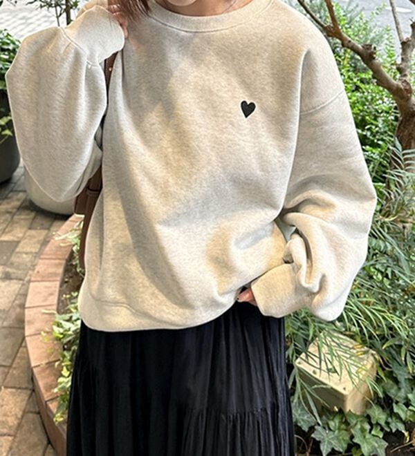 GeeRA（ジーラ）の「ロゴ＆ハート刺しゅう裏起毛スウェット（トレーナー・スウェット）」｜詳細画像