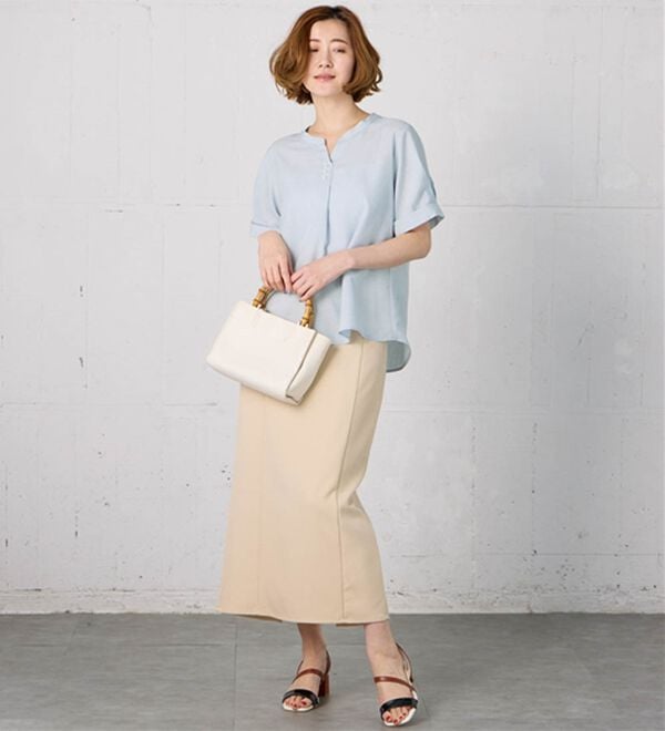 BELLUNA（ベルーナ）の「麻調合繊パール付タックデザインブラウス（ブラウス）」｜詳細画像