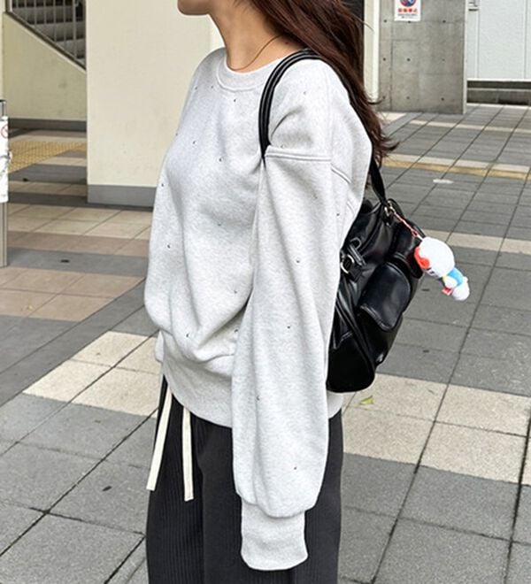 GeeRA（ジーラ）の「スタッズスウェット（トレーナー・スウェット）」｜詳細画像