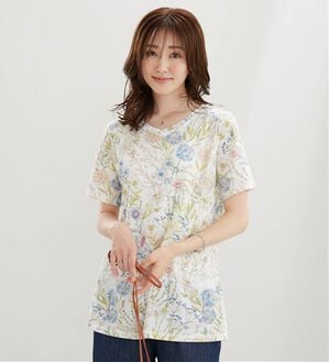 BELLUNA（ベルーナ）の「美人顔シルエット綿混プリントチュニック（チュニック）」｜アイボリー花柄