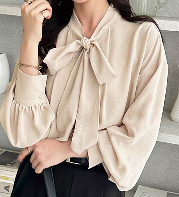 GeeRA（ジーラ）の「前後２ｗａｙボウタイブラウス（ブラウス）」｜詳細画像