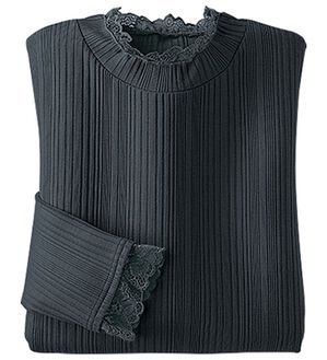 BELLUNA（ベルーナ）の「吸湿発熱あったかレース使いプルオーバー（カットソー）」｜黒