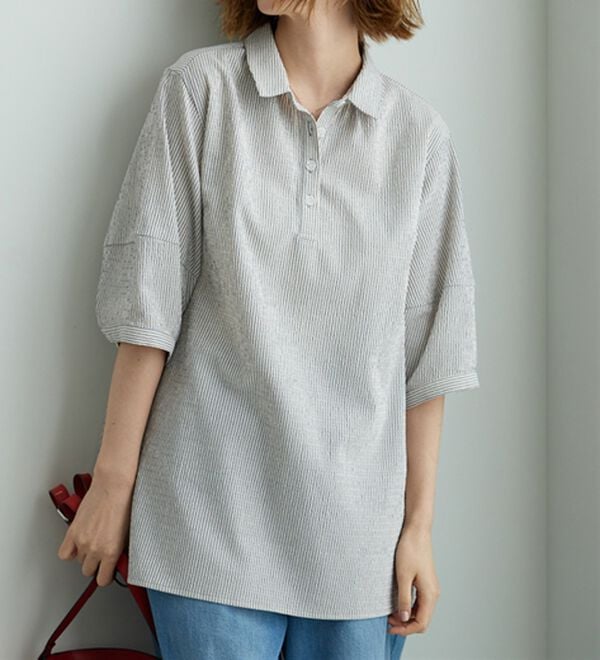 BELLUNA（ベルーナ）の「サッカー素材バックフレアーブラウス（ブラウス）」｜詳細画像