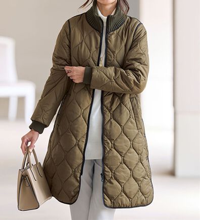 BELLUNA（ベルーナ）の「衿リブ使い配色中わたキルティングコート（ロングコート）」