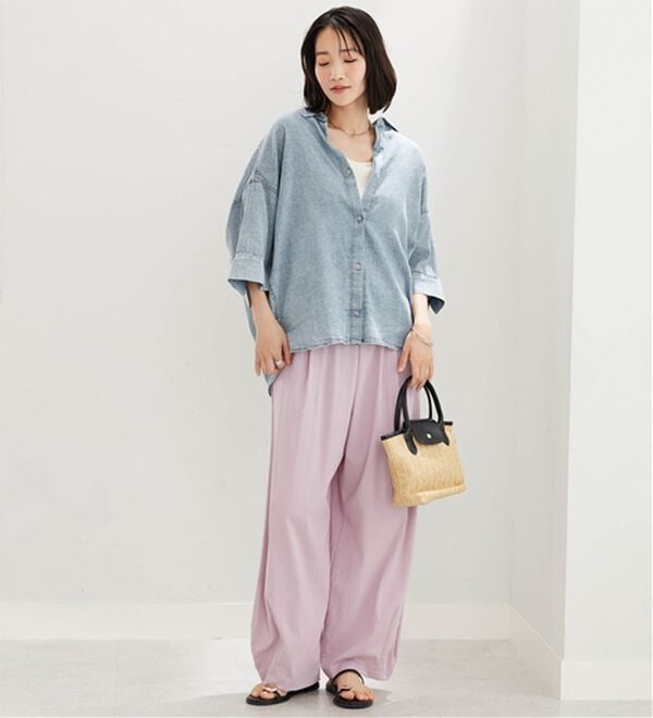 BELLUNA（ベルーナ）の「シアーデニム素材裾タックゆったりシャツ（シャツ）」｜詳細画像