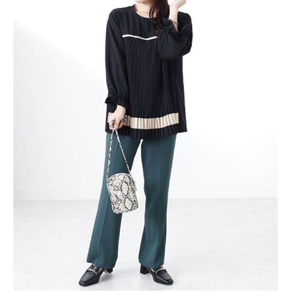 BELLUNA（ベルーナ）の「【Ｌａｇｒｉｌｕａ】配色デザインプリーツ使いブラウス（ブラウス）」｜詳細画像