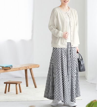 Viola e Viola（ヴィオラ エ ヴィオラ）の「裏毛ドットボタンカーディガン（その他カーディガン）」