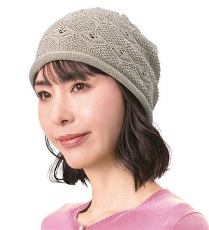 「やわらかシルクのニット帽（帽子）」｜グレージュ