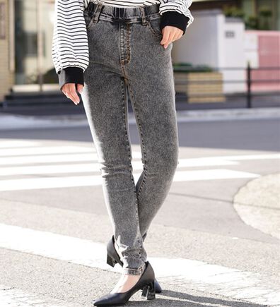 A HAPPY MARILYN（アハッピーマリリン）の「【Ｍ～８Ｌ】夏でもひんやり。足元に魔法をかけて。接触冷感 UV 魔法の美ライン ストレッチ スキニー デニムパンツ（スリム・スキニーパンツ）」