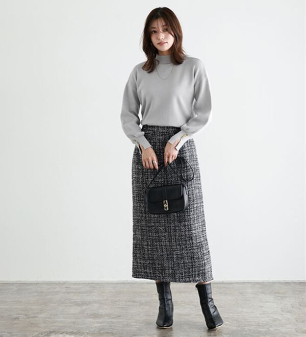 Pierrot（ピエロ）の「ゴールドボタンボリュームスリーブニット（ニット・セーター）」｜詳細画像