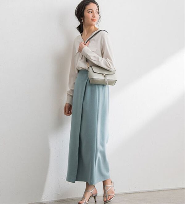 Pierrot（ピエロ）の「ノーカラーブラウス（ブラウス）」｜詳細画像