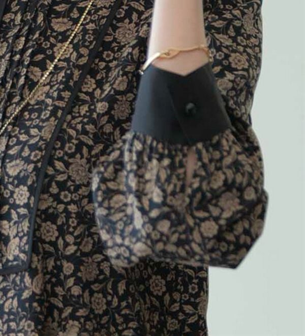 BELLUNA（ベルーナ）の「ビンテージ柄ピンタック使いワンピース（その他ワンピース）」｜詳細画像