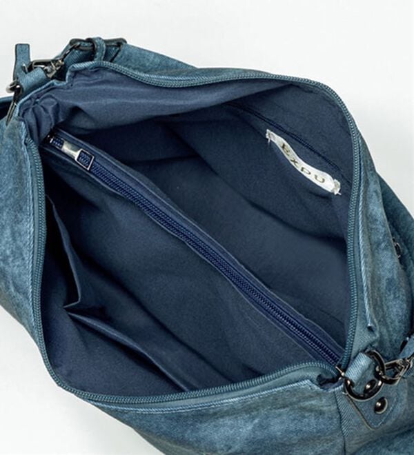 BELLUNA（ベルーナ）の「タッセル付多収納デニム調２ＷＡＹバッグ（ショルダーバッグ）」｜詳細画像