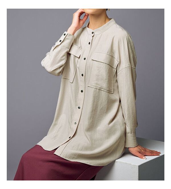 VINNO（ヴィノ）の「はっ水ストレッチバックギャザーシャツ（シャツ）」｜詳細画像