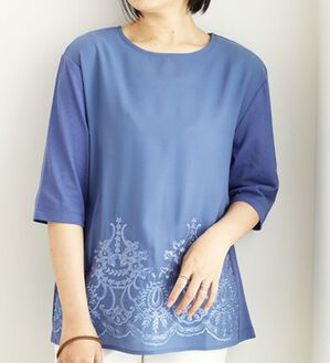 BELLUNA（ベルーナ）の「異素材切替裾刺しゅうチュニック（チュニック）」｜青
