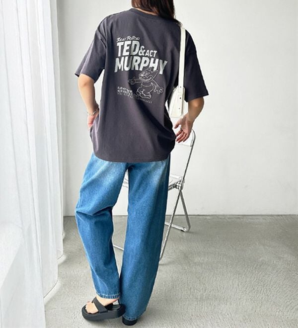 GeeRA（ジーラ）の「ヴィンテージ風猫プリントロゴＴシャツ（Tシャツ）」｜詳細画像