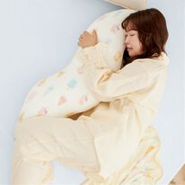 iellio（イエリオ）の「フレスコ冷感抱き枕＜Ｓ字・接触冷感＞（枕）」