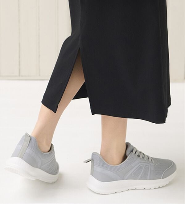 BELLUNA（ベルーナ）の「サッと履ける！防水軽量シューズ（スニーカー）」｜詳細画像