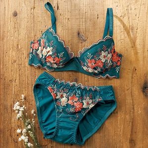 YU'NOW（ユナウ）の「ｔｏ　ｍｅｅブラジャー＆ショーツセット（ブラジャー＆ショーツセット）」｜グリーン系フラワーレース