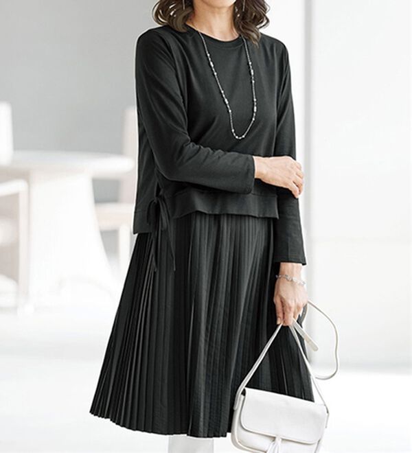 BELLUNA（ベルーナ）の「プリーツ使いワンピースアンサンブル（アンサンブル）」｜黒