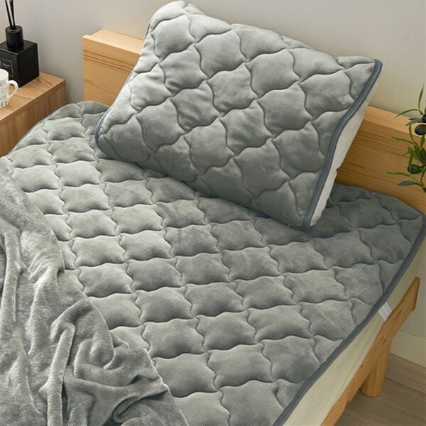 iellio（イエリオ）の「フランネルボリューム敷パッド・枕パッド＜吸湿発熱・抗菌防臭・あったか・敷きパッド＞（敷パッド）」｜チャコールグレー