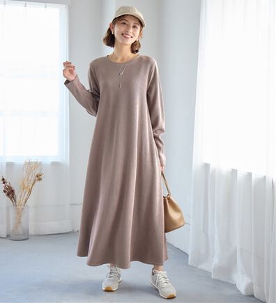 Viola e Viola（ヴィオラ エ ヴィオラ）の「ふくれジャカードフレアワンピ（カットソーワンピース）」