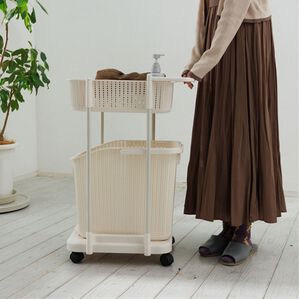 iellio（イエリオ）の「ラタン調ランドリーバスケット ＜ランドリーワゴン ランドリーメイト 洗濯かご ランドリーボックス 脱衣かご＞（ランドリーラック・収納）」｜アイボリー