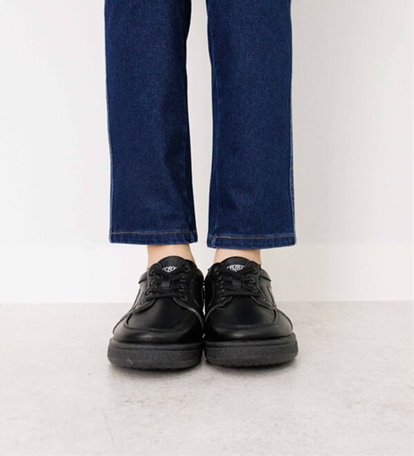 BELLUNA（ベルーナ）の「柔らかフィットのレザーライクシューズ（スニーカー）」｜詳細画像