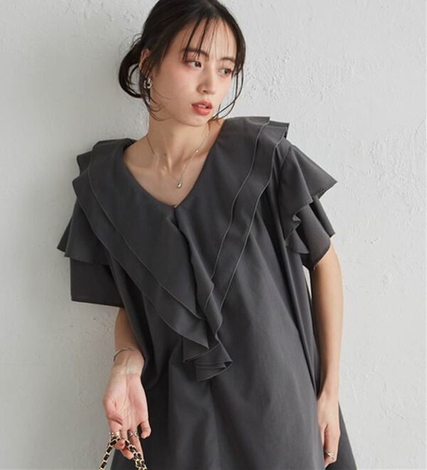 RANAN（ラナン）の「ビッグカラーフリルハーフスリーブブラウス（シャツ）」｜詳細画像