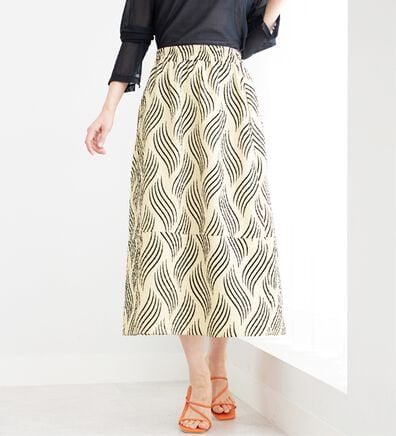 BELLUNA（ベルーナ）の「【Ｌａｇｒｉｌｕａ】フロッキープリント使いフレアースカート（ロングスカート）」