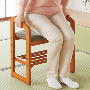 「高さが調整できる天然木サポートチェア（椅子・チェア・スツール）」｜1