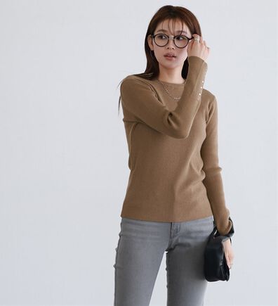 Pierrot（ピエロ）の「【選べるネック】袖ボタンリブニット（ニット・セーター）」