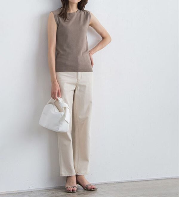 Pierrot（ピエロ）の「【洗濯機で洗える】ＯＮ／ＯＦＦシルクタッチノースリーブニット（ニット・セーター）」｜詳細画像