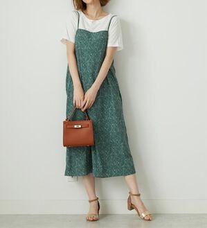 BELLUNA（ベルーナ）の「【2点セット】花柄プリントキャミワンピースアンサンブル（その他ワンピース）」｜グリーン系花柄