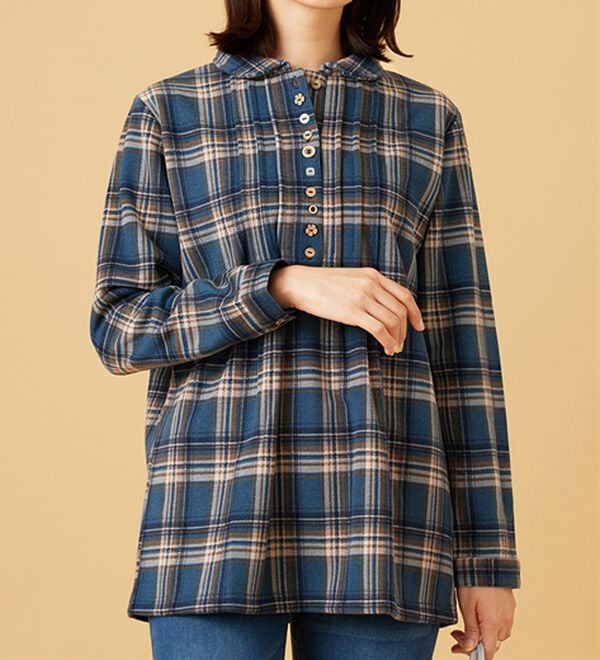 BELLUNA（ベルーナ）の「【ふわふわ裏ファー】パチパチしにくい裏ファーオーバーブラウス（ブラウス）」｜詳細画像