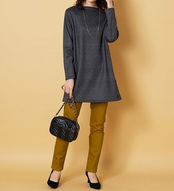 BELLUNA（ベルーナ）の「裏ベロアサイドボタン使いチュニック（チュニック）」｜詳細画像