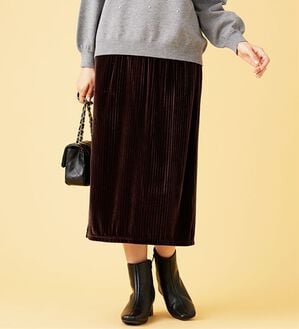 BELLUNA（ベルーナ）の「ベロア素材ナロースカート（ロングスカート）」｜ブラウン