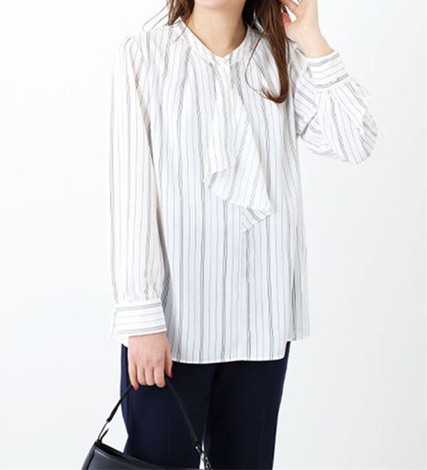 BELLUNA（ベルーナ）の「パール使いボウタイデザインブラウス（ブラウス）」｜オフ白ストライプ