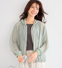 BELLUNA（ベルーナ）の「柔らかシアー素材フード付ブルゾン（ブルゾン）」