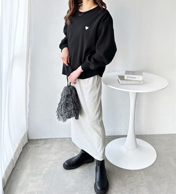 GeeRA（ジーラ）の「ロゴ＆ハート刺しゅう裏起毛スウェット（トレーナー・スウェット）」｜詳細画像