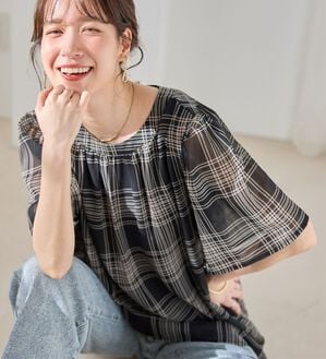 Viola e Viola（ヴィオラ エ ヴィオラ）の「【毎日着たい】カットソー裏地付ギャザーデザインブラウス（ブラウス）」｜詳細画像