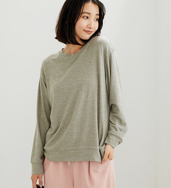 BELLUNA（ベルーナ）の「マシュマロタッチふんわり起毛素材プルオーバー（カットソー）」｜詳細画像