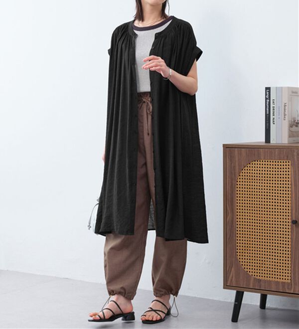 Viola e Viola（ヴィオラ エ ヴィオラ）の「【接触冷感】スラブ素材ギャザーワンピース（その他ワンピース）」｜詳細画像